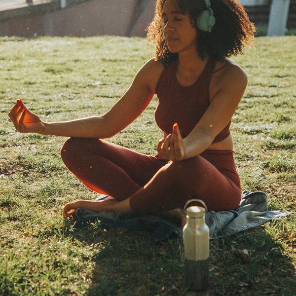 12oz-rise-reflect-with-bamboo-cap-a1 16oz_rise_reflect_yoga_park_headphones_square.jpg