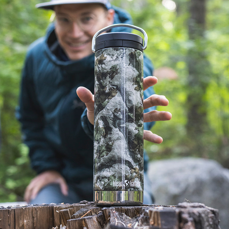 20oz-tkwide-with-cafe-cap-mossy-oak-e9 20oz_bottle_twist_mossyoak_terragila_closeup_square.jpg