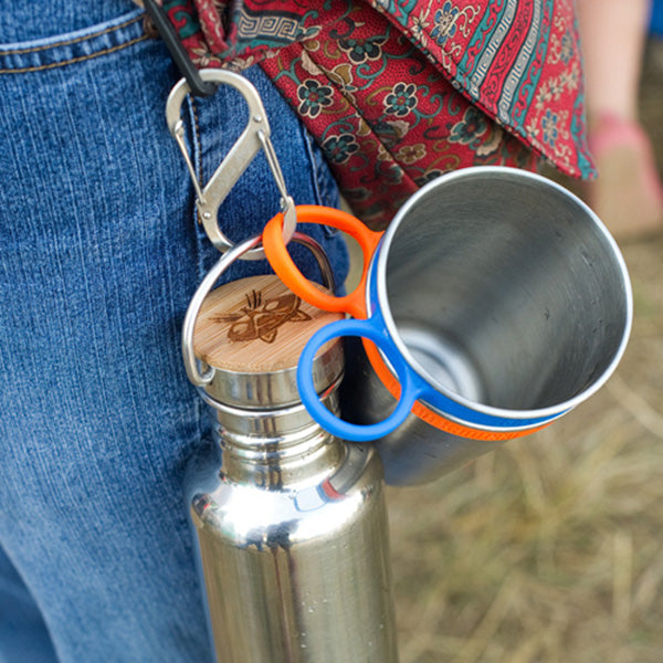 steel-s-biner-3-k7 carabiner_steel_clip_bottle_lifestyle_f9a2dad1-cd06-4894-b3ff-13476b2b5a87.jpg