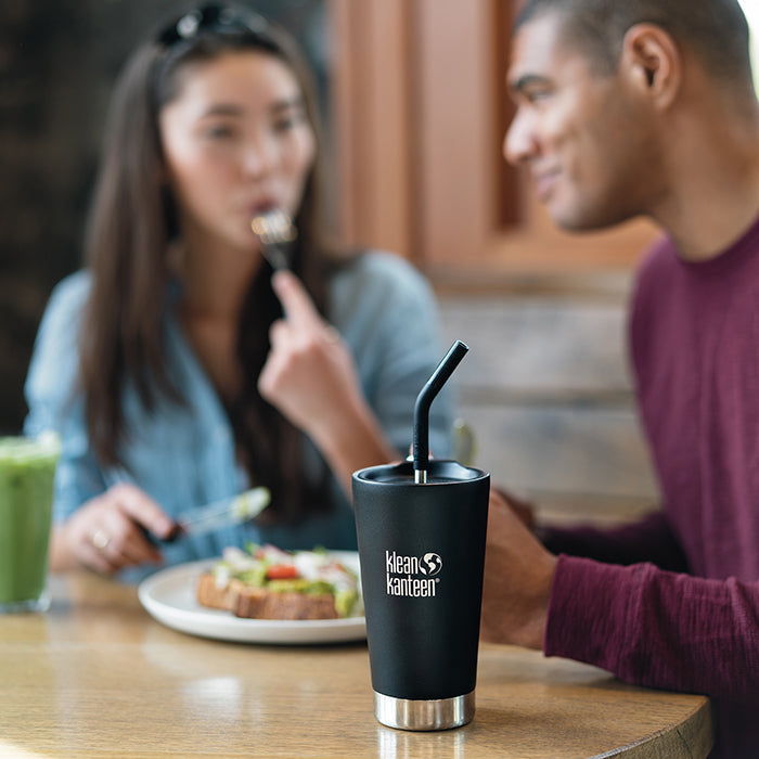 straw-2-pack-black-sale-u7 coffee-tumbler-metal_straw_lifestyle.jpg