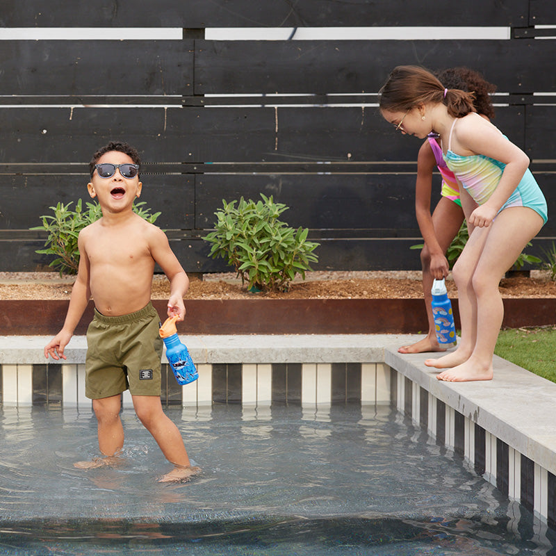 12oz-kid-s-classic-with-flip-seal-sport-cap-l0 kid_sport_flip_seal_12oz_boy_pool_square.jpg