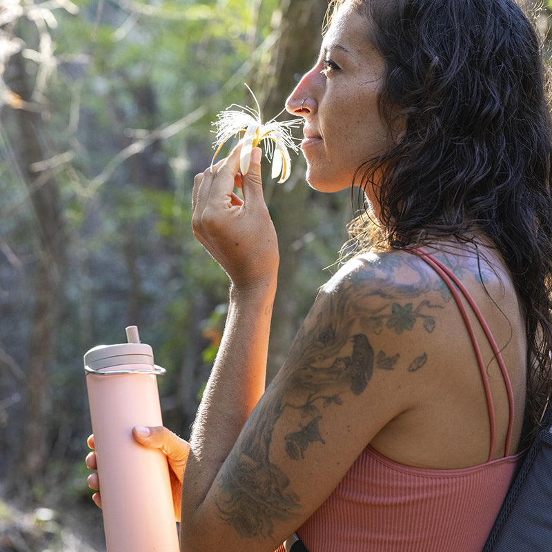 20oz-tkwide-made-to-do-more-bundle-t0 tkwide_20oz_insulated_bottle_twist_woman_flower_costarica_square.jpg