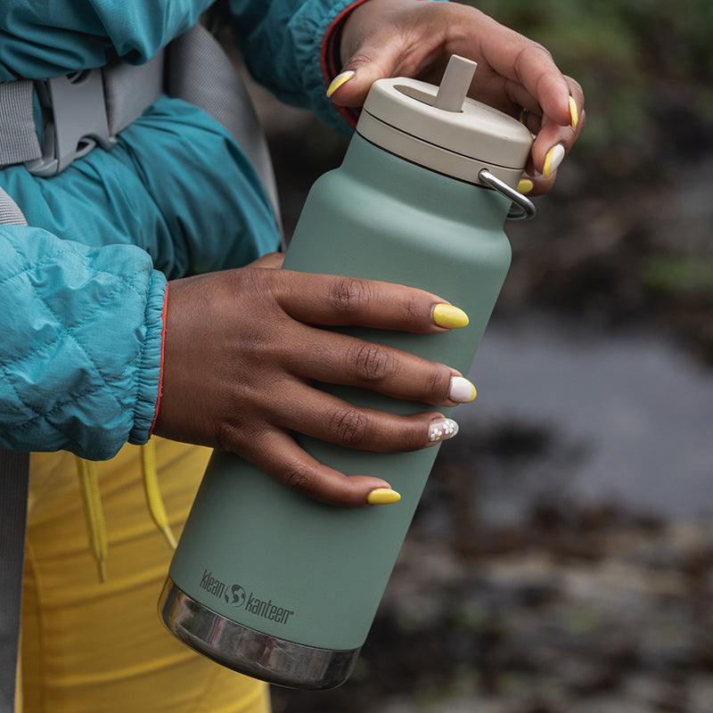 32oz-tkwide-made-to-do-more-bundle-i6 tkwide_32oz_insulated_bottle_twist_closeup_seapsray_hand_square.jpg